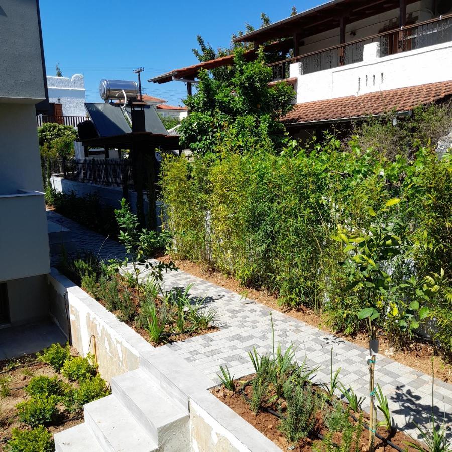 Gaia Maisonettes Nea Kallikrateia Bagian luar foto